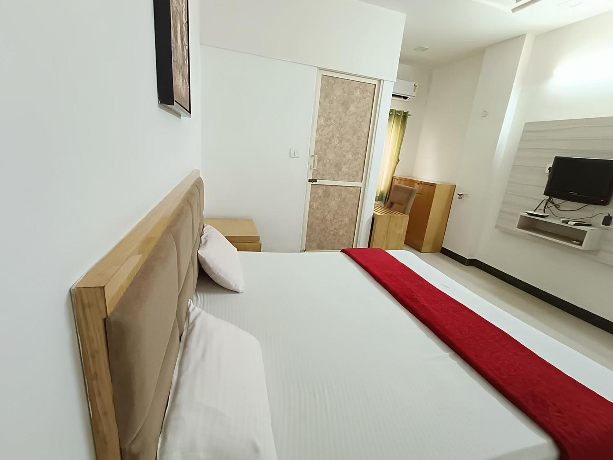 Stay Guru Usha Residency Bhuj Dış mekan fotoğraf