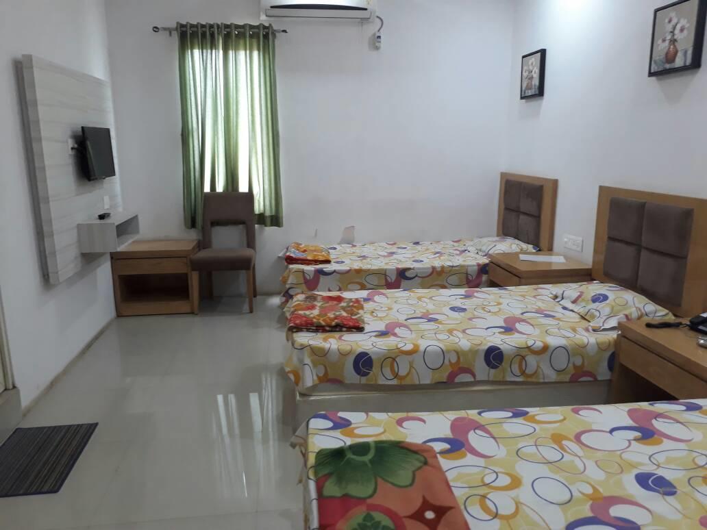 Stay Guru Usha Residency Bhuj Dış mekan fotoğraf